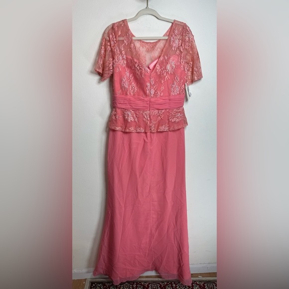 (T4)Serena London chiffon dress in coral with beaded lace and sequin embroide 14 - Picture 4 of 14